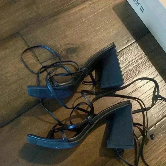 Bar III Womens Auroraap black Faux Leather Cone Heel Strappy Sandals tieup - Picture 2 of 4